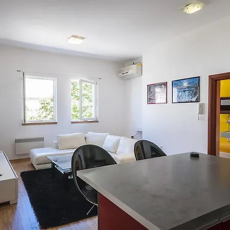 Apartament Apartment May *